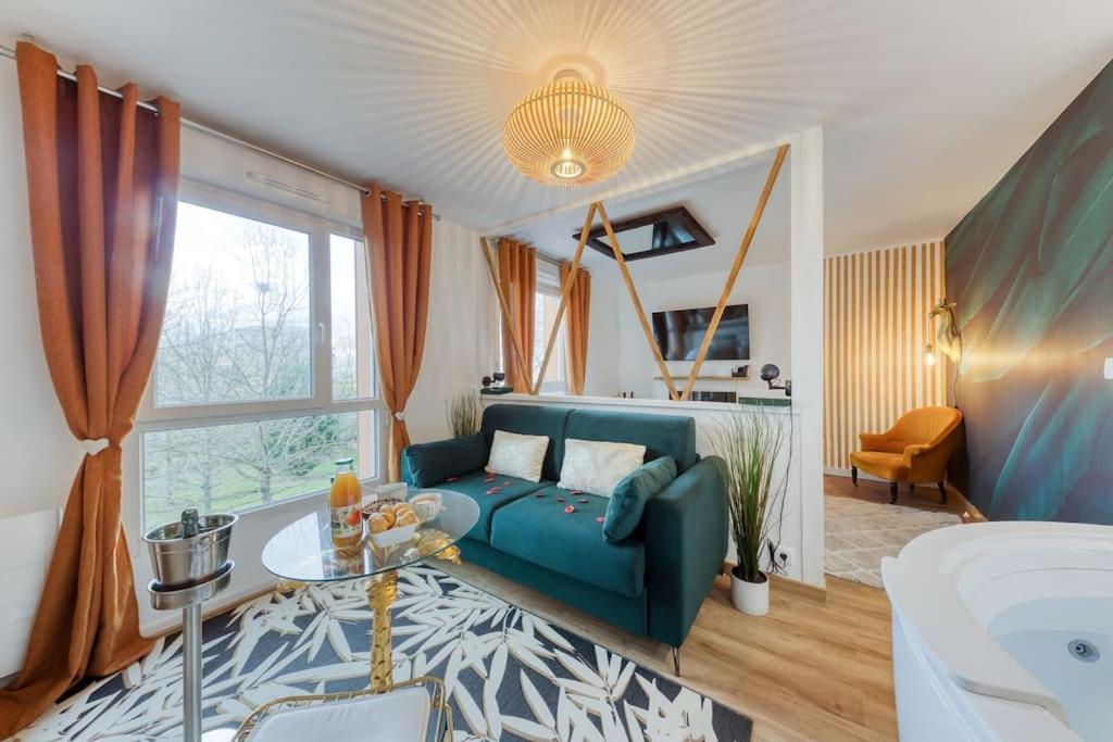 Suite Love Jacuzzi Montévrain Eksteriør bilde